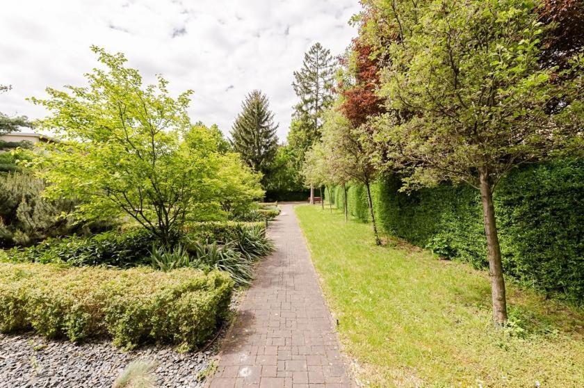 Luxury Apartment In Prague And Free Parking エクステリア 写真