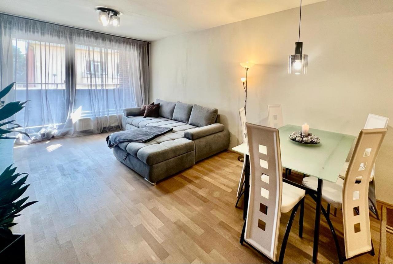 Luxury Apartment In Prague And Free Parking エクステリア 写真
