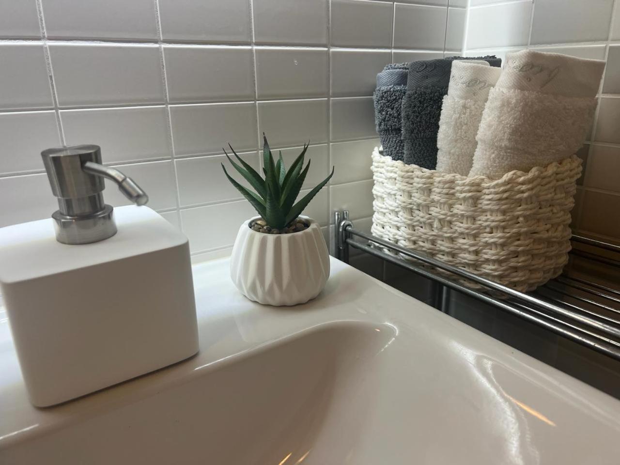 Luxury Apartment In Prague And Free Parking エクステリア 写真