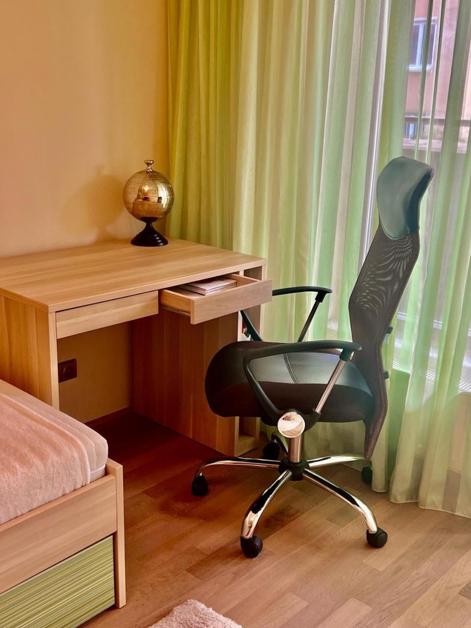 Luxury Apartment In Prague And Free Parking エクステリア 写真